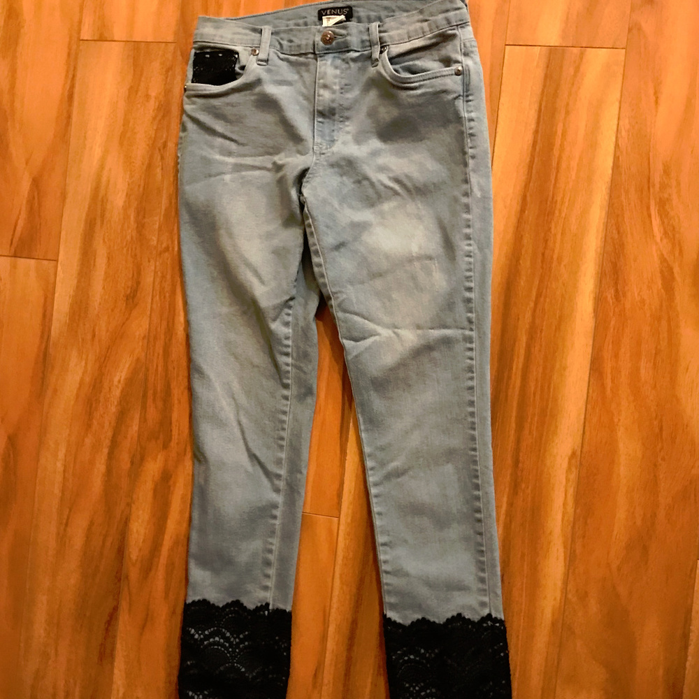 Venus Straight Leg Blue Jeans With Black Lace